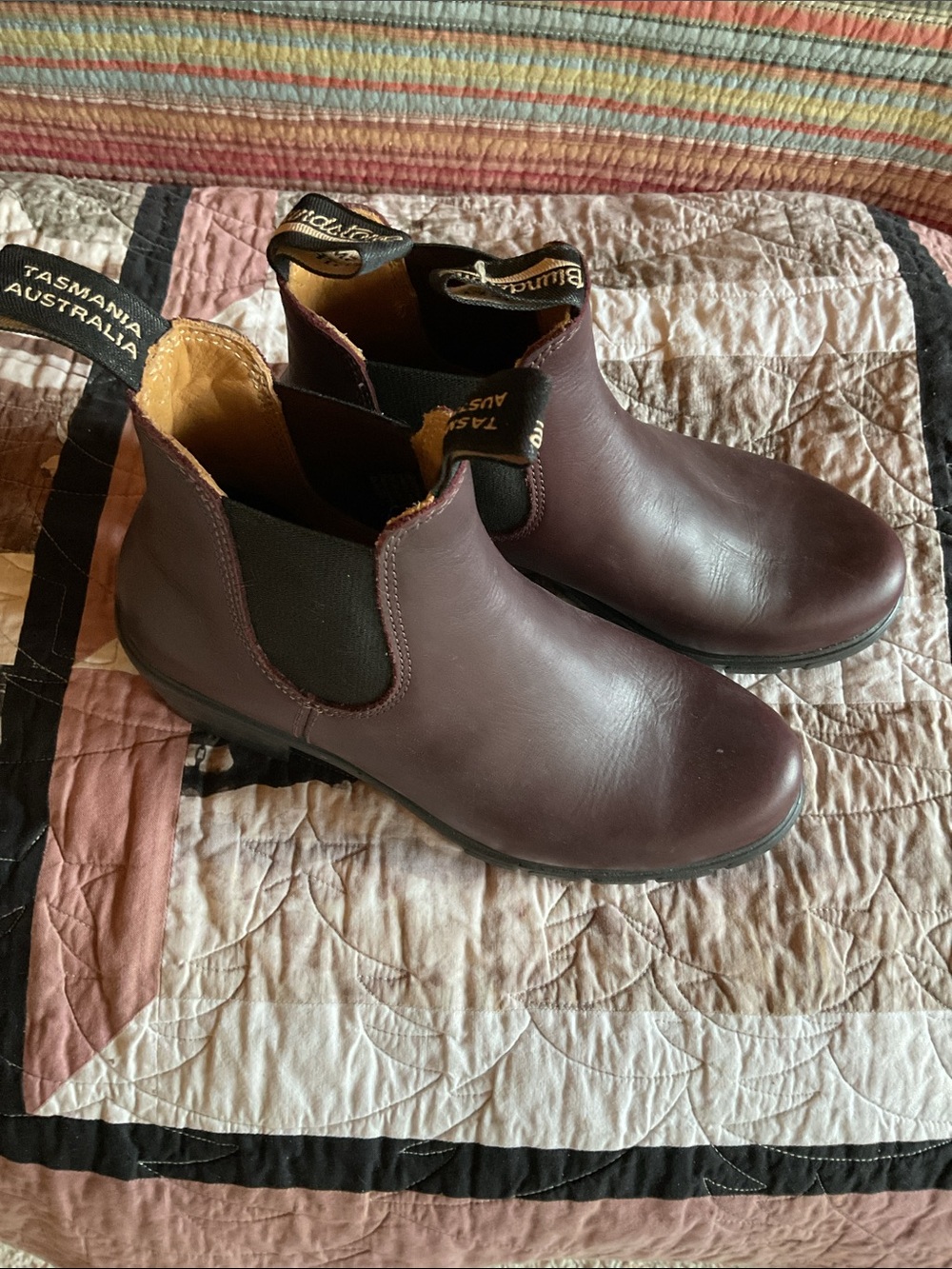Blundstone  Burgundy Brown Leather Chelsea Bootie Sz 7 1/2